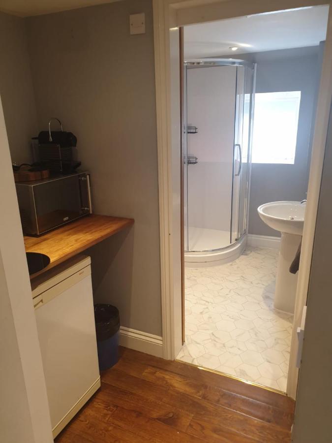 Mezzanine Studio Apartment Лондон Экстерьер фото